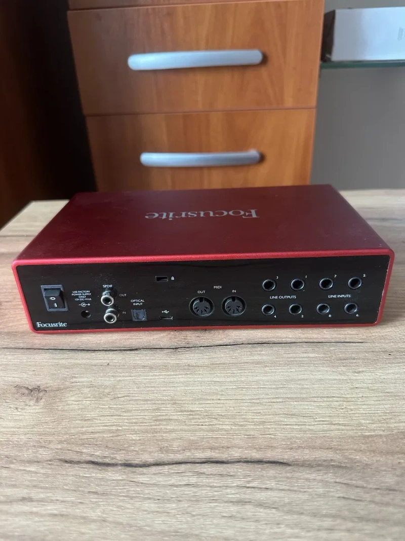 Аудіоінтерфейс звукова карта студійна Focusrite Scarlett 18i8 USB 3rd Gen (нова) — фото 2