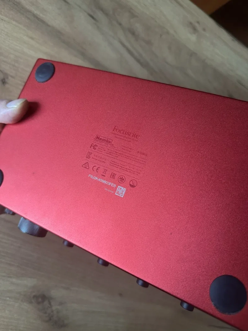 Аудіоінтерфейс звукова карта студійна Focusrite Scarlett 18i8 USB 3rd Gen (нова) — фото 4