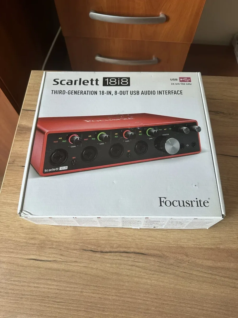 Аудіоінтерфейс звукова карта студійна Focusrite Scarlett 18i8 USB 3rd Gen (нова) — фото 5