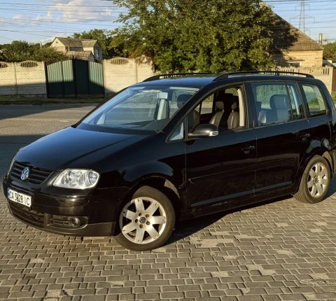 Авто для військових! Vw Touran 2,0 диз, автомат.  Тільки заїхав !