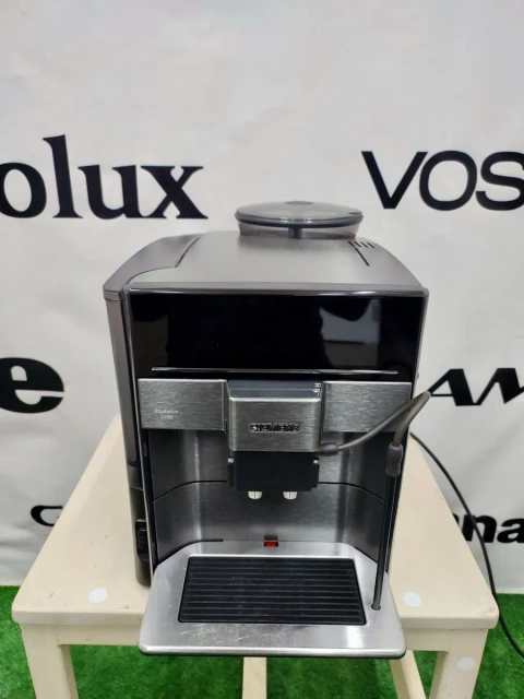 Автоматична кавоварка Siemens EQ.6.Plus s700 Extraklasse 15бар, Функція AromaDouble Shot, дисплей coffeeDirect