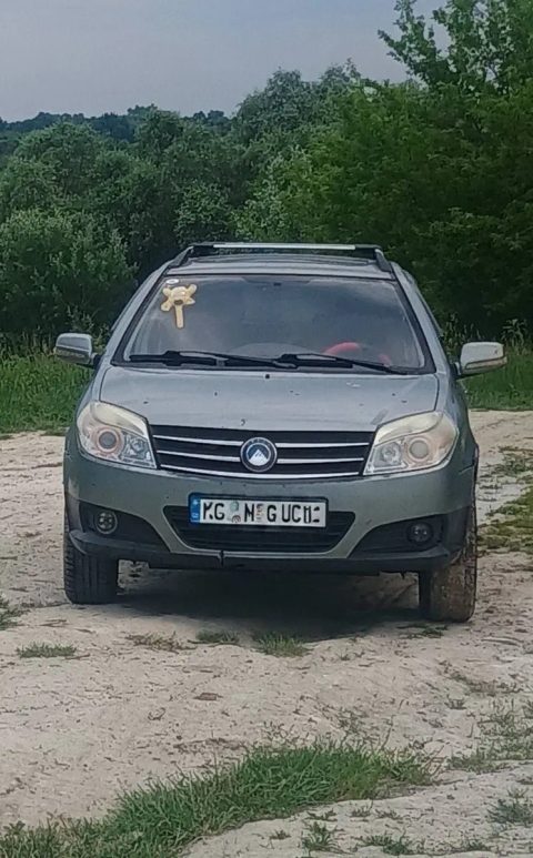 автомобіль  джили мк кросс