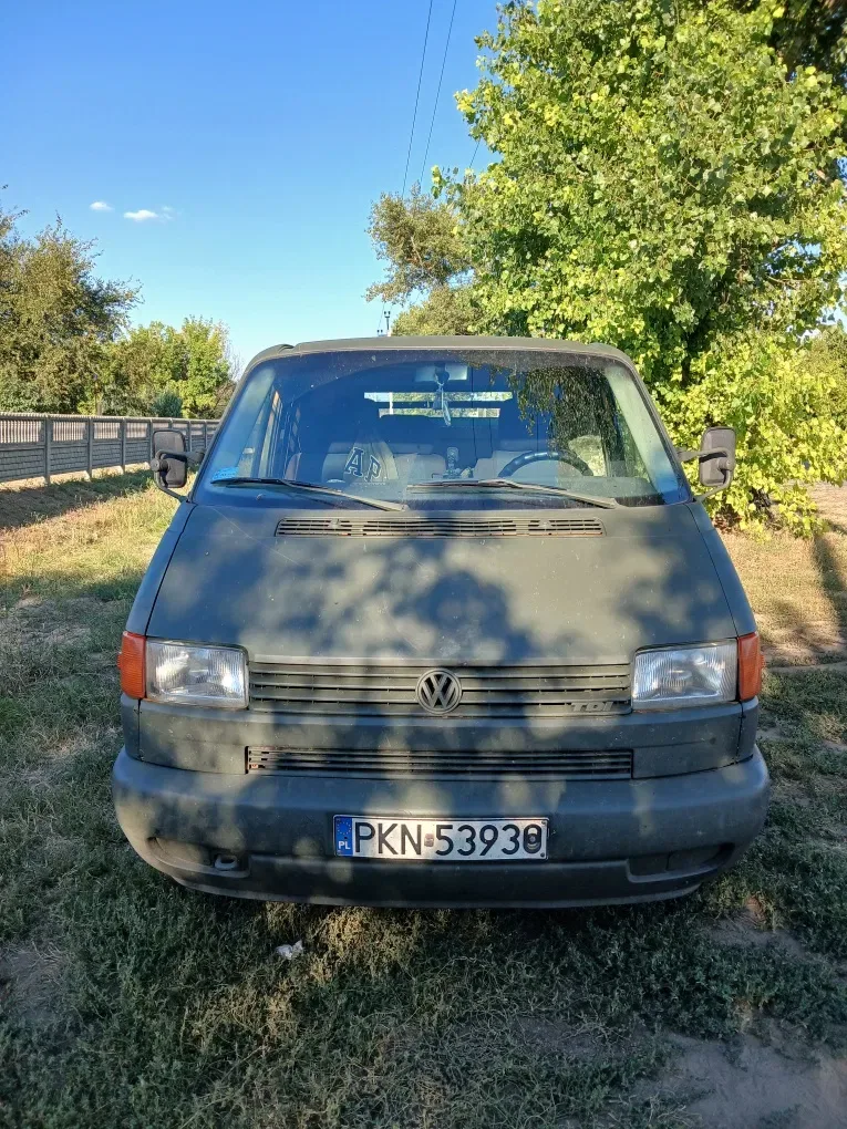 Автомобіль Volkswagen T4 2.5TDI — фото 3