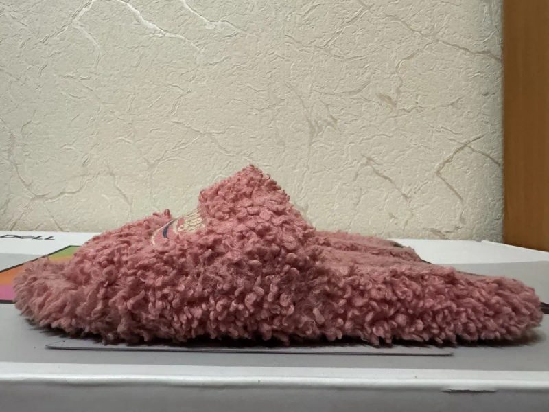 Balenciaga Furry Slides Sweet Pink — фото 3