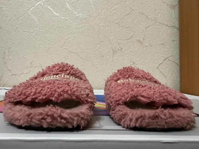 Balenciaga Furry Slides Sweet Pink — фото 7