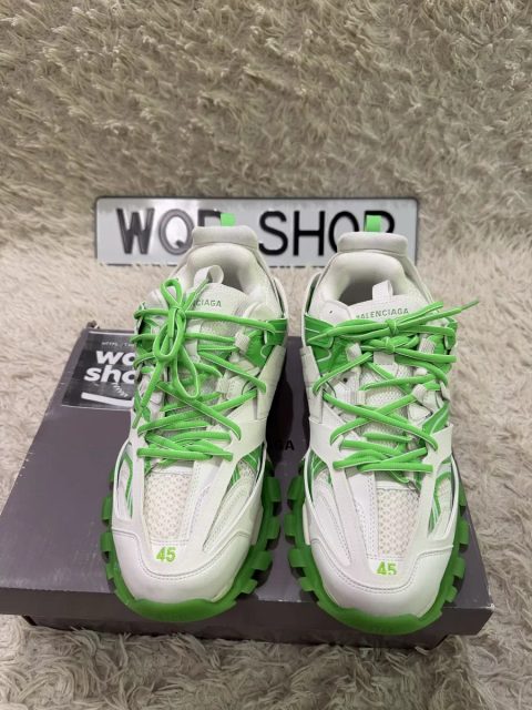 Balenciaga track 45