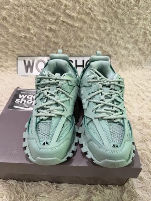 Balenciaga track 45
