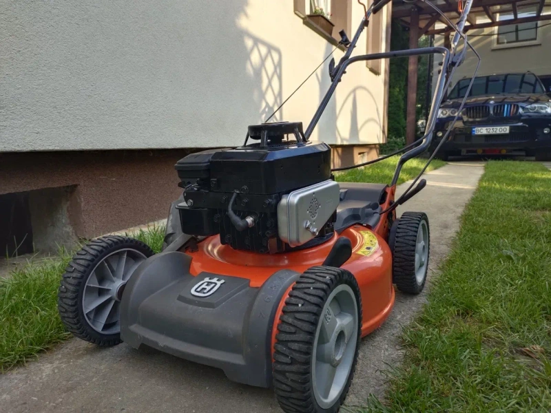 Бензинова самохідна газонокосарка Husqvarna 46cm  Briggs Stratton — фото 2