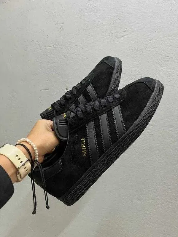(БЕЗ ПЕРЕДОПЛАТИ) Adidas Gazelle All Black адідас газелі повністю чорні замшеві кросівки з чорною підошвою — фото 2
