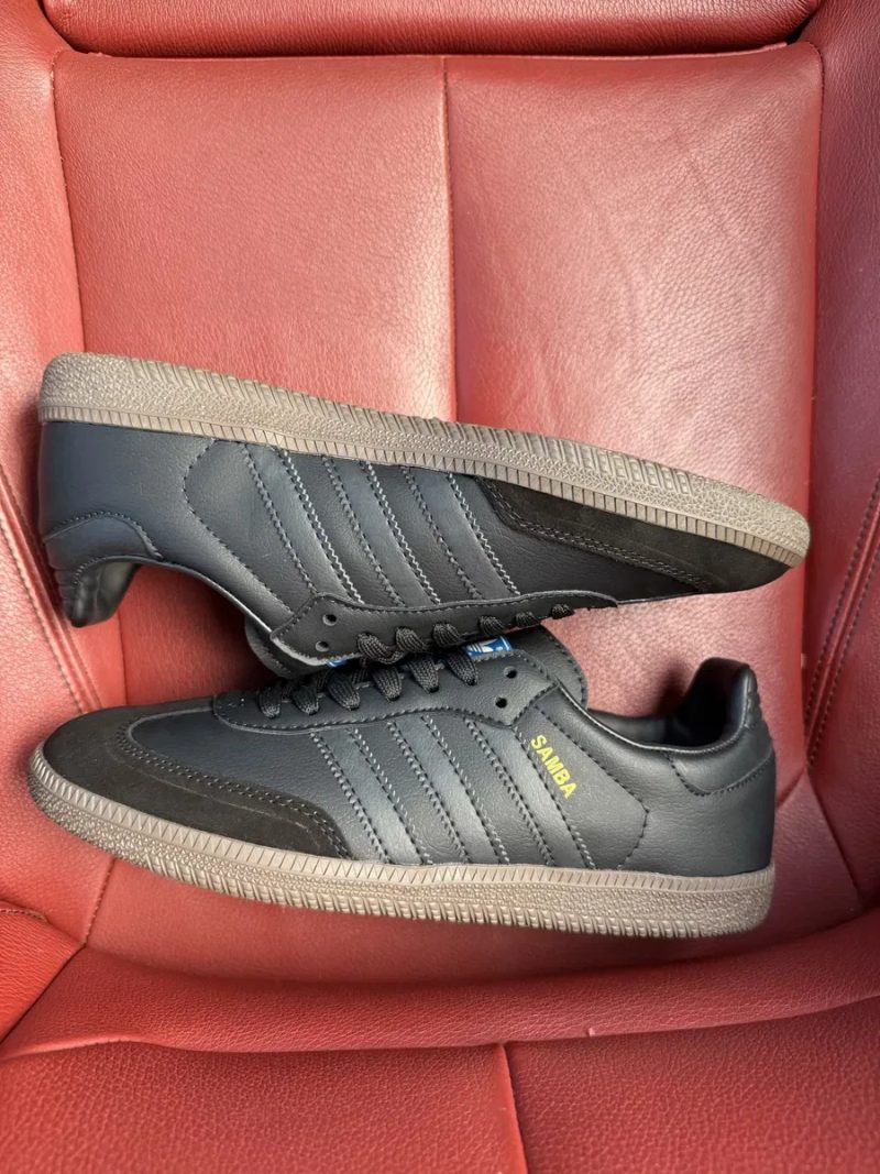 (БЕЗ ПЕРЕДОПЛАТИ) Adidas Samba OG Black Brown адідас самба чорні з коричнивими замшевими елементами кросівки з бежевою гумовою підошвою — фото 2