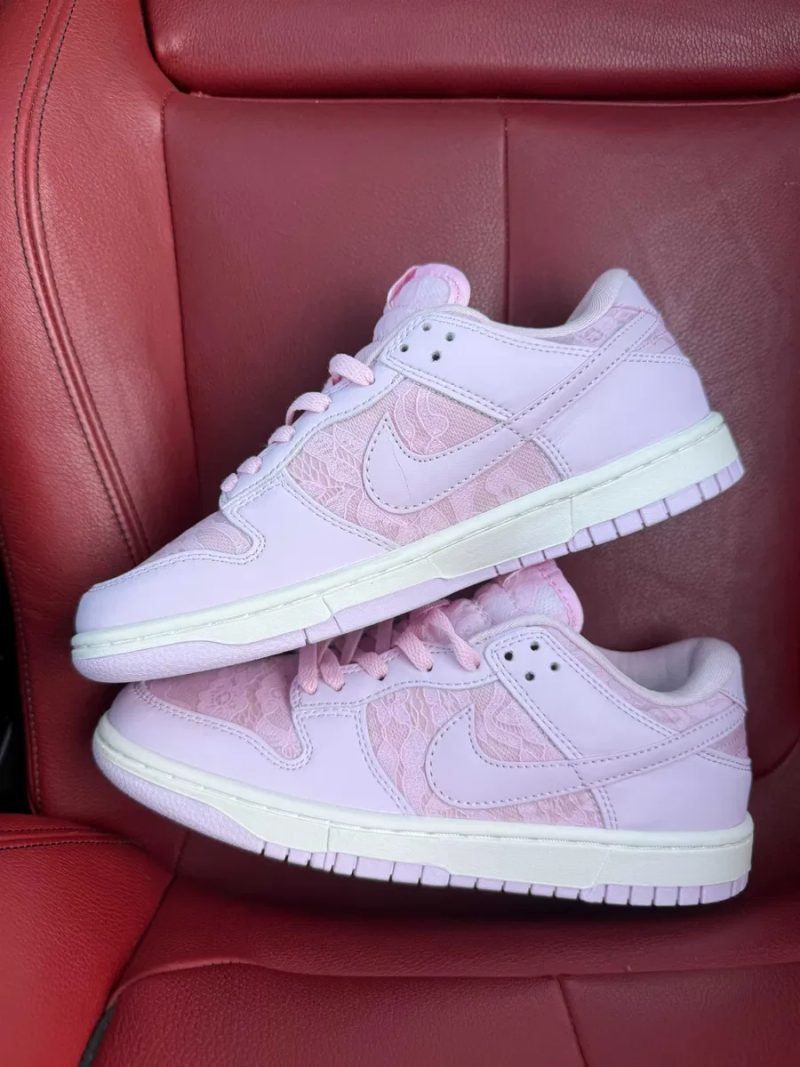 (БЕЗ ПЕРЕДОПЛАТИ) Nike Dunk Low Lace Pack Regal Pink найк данк лоу рожеві шкіряні кросівки з мереживними вставками — фото 3