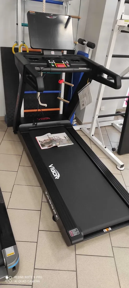 Бігова доріжка(проф
Vigor Професійна бігова доріжка TA552C — фото 3