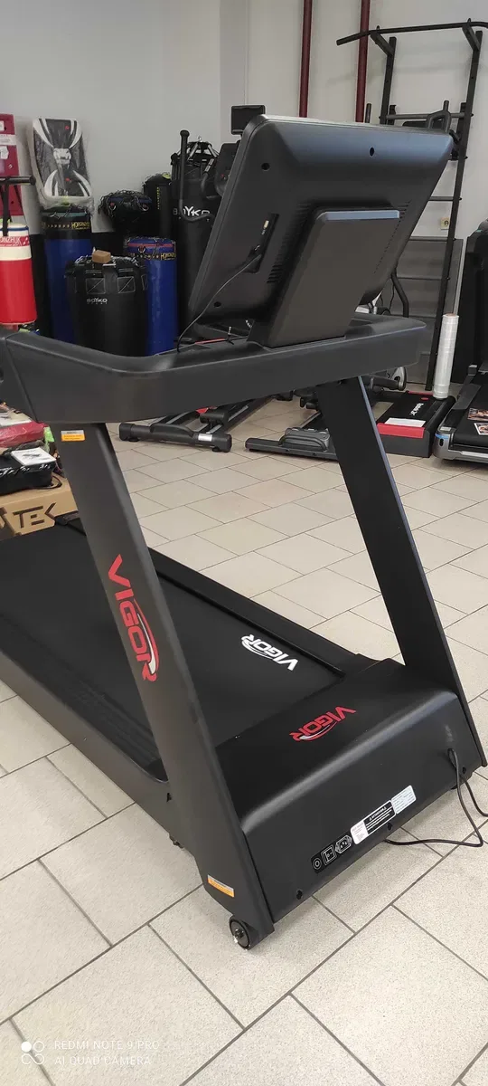 Бігова доріжка(проф
Vigor Професійна бігова доріжка TA552C — фото 6