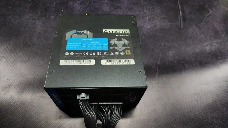 Блок живлення chieftec proton bdf-750c 750w 80+ bronze — фото 4