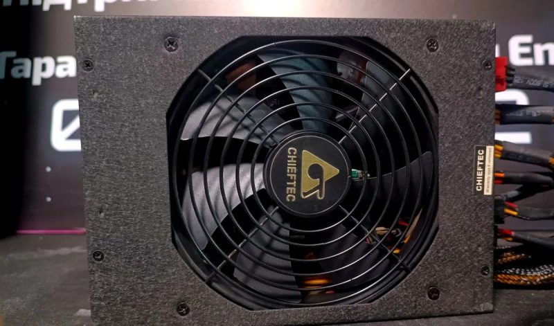 Блок живлення преміальний,ігровий топовий Chieftec Navitas 1250W сертифікат Gold,пломба , стан нового, потужний — фото 4