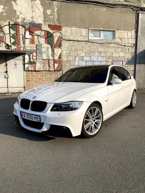 BMW E90 328xi 2010 3.0I