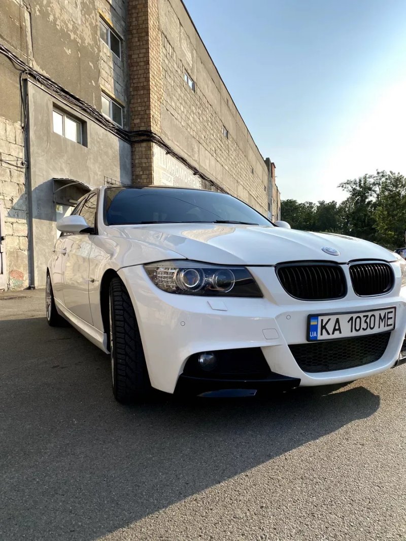 BMW E90 328xi 2010 3.0I — фото 7