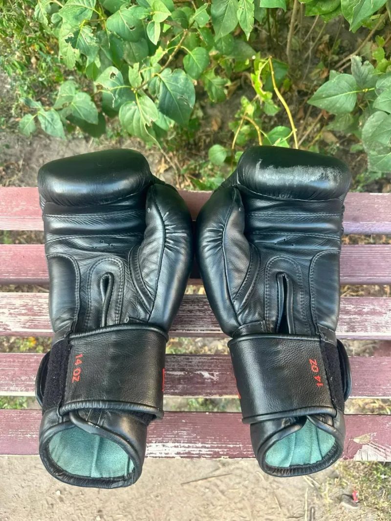 Боксерські рукавички Battler Sport Universal Black/Red 14 Oz — фото 2