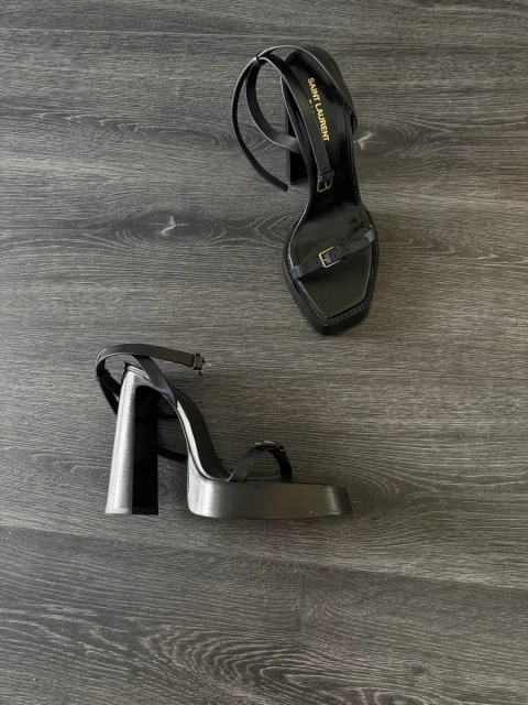 Босоніжки Yves Saint Laurent 41