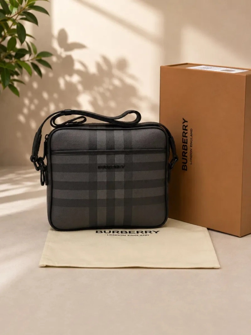 BURBERRY — чоловіча сумка через плече — фото 2