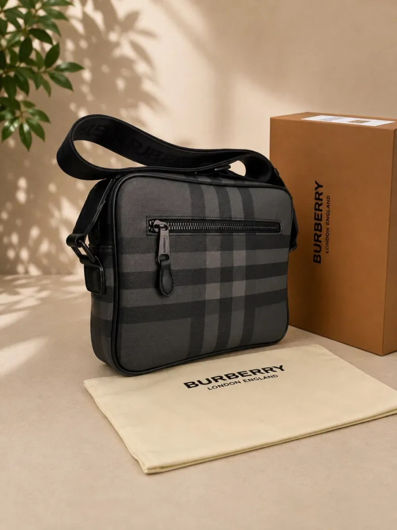 BURBERRY — чоловіча сумка через плече — фото 4