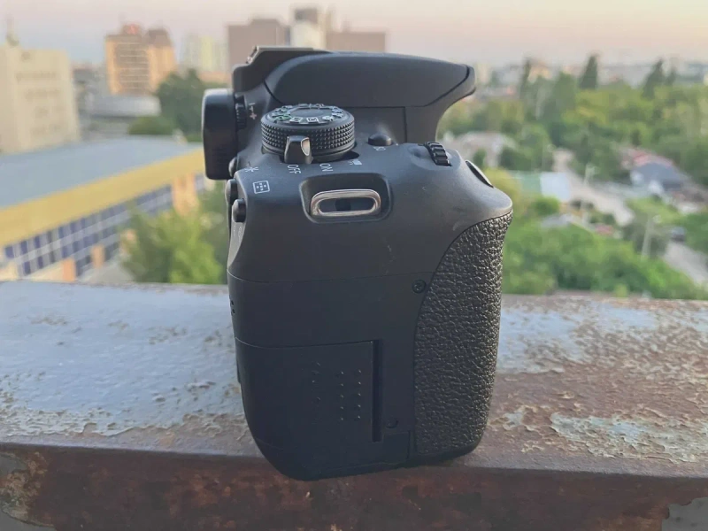 Canon EOS 700D Body — фото 2