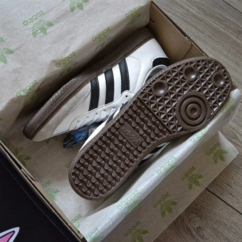 Чоловічі кросівки Adidas Samba OG 'Cloud White/Core Black/Gum' Розміри 40-44 — фото 4