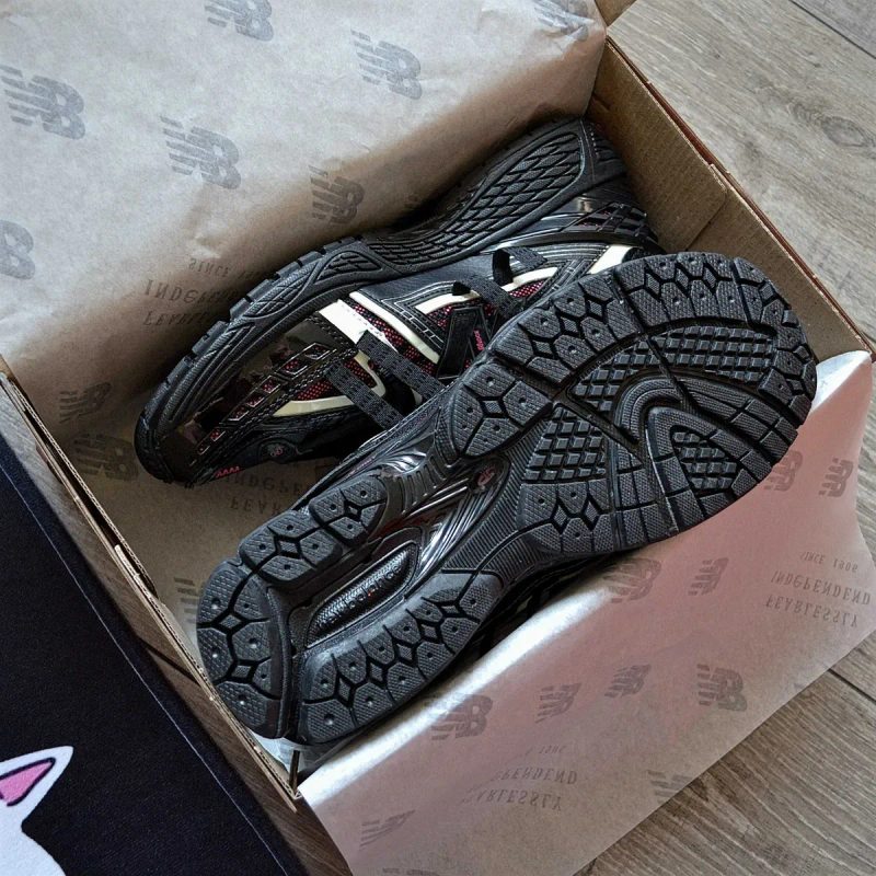 Чоловічі кросівки New Balance 1906A Protection Pack Black Dragon Berry — фото 3