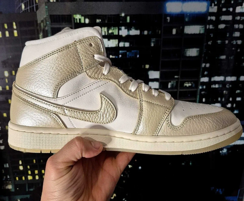 Чоловічі кросівки Nike Air Jordan 1 Mid SE(Оригінал)42,5-27,5см 43-28см 44-28,5см 44,5-29 см — фото 3