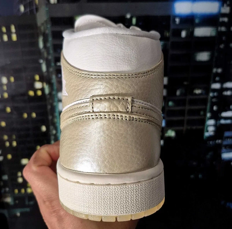 Чоловічі кросівки Nike Air Jordan 1 Mid SE(Оригінал)42,5-27,5см 43-28см 44-28,5см 44,5-29 см — фото 4