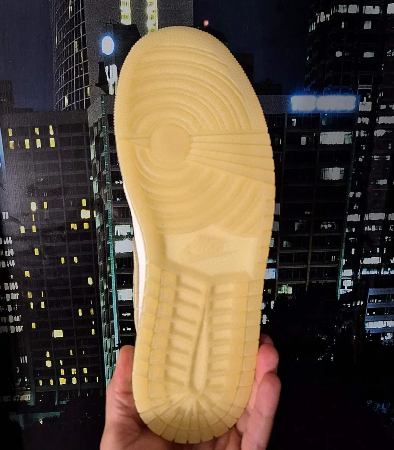 Чоловічі кросівки Nike Air Jordan 1 Mid SE(Оригінал)42,5-27,5см 43-28см 44-28,5см 44,5-29 см — фото 6