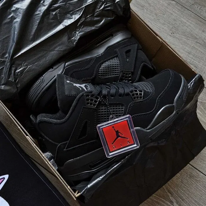 Чоловічі кросівки Nike Air Jordan 4 "Black Cat Premium" Розміри 40-45 — фото 2