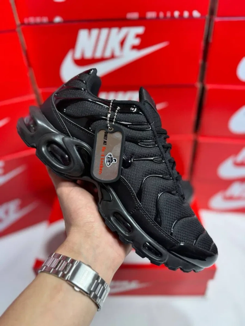 Чоловічі кросівки Nike Air Max Plus Tn, Black — фото 3