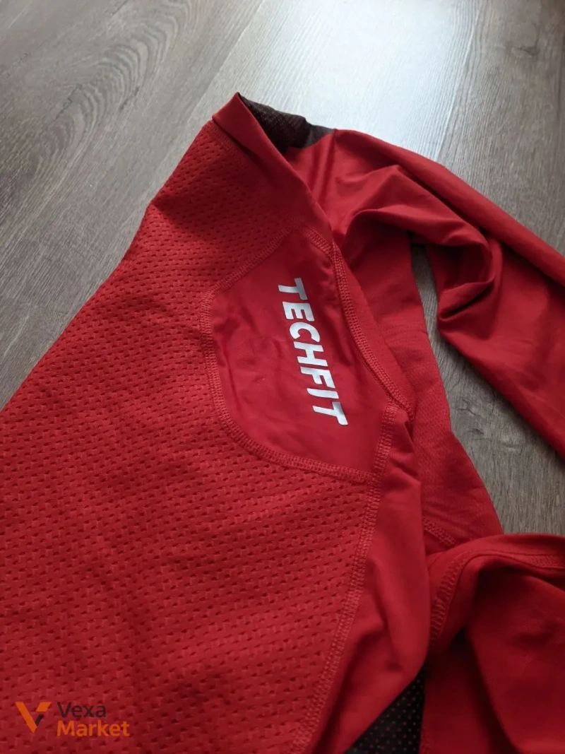 Чоловічий лонгслів Adidas Techfit Climacool Compression червоний — фото 4