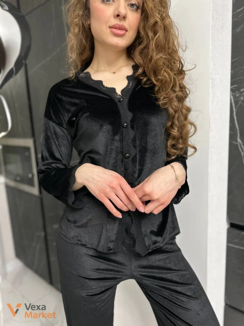 Чорна оксамитова піжама з мереживом