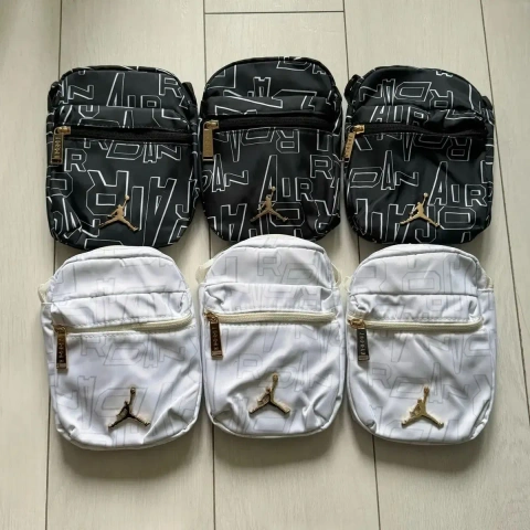 Cумка через плече Jordan Monogram Logo: Чорна, Біла