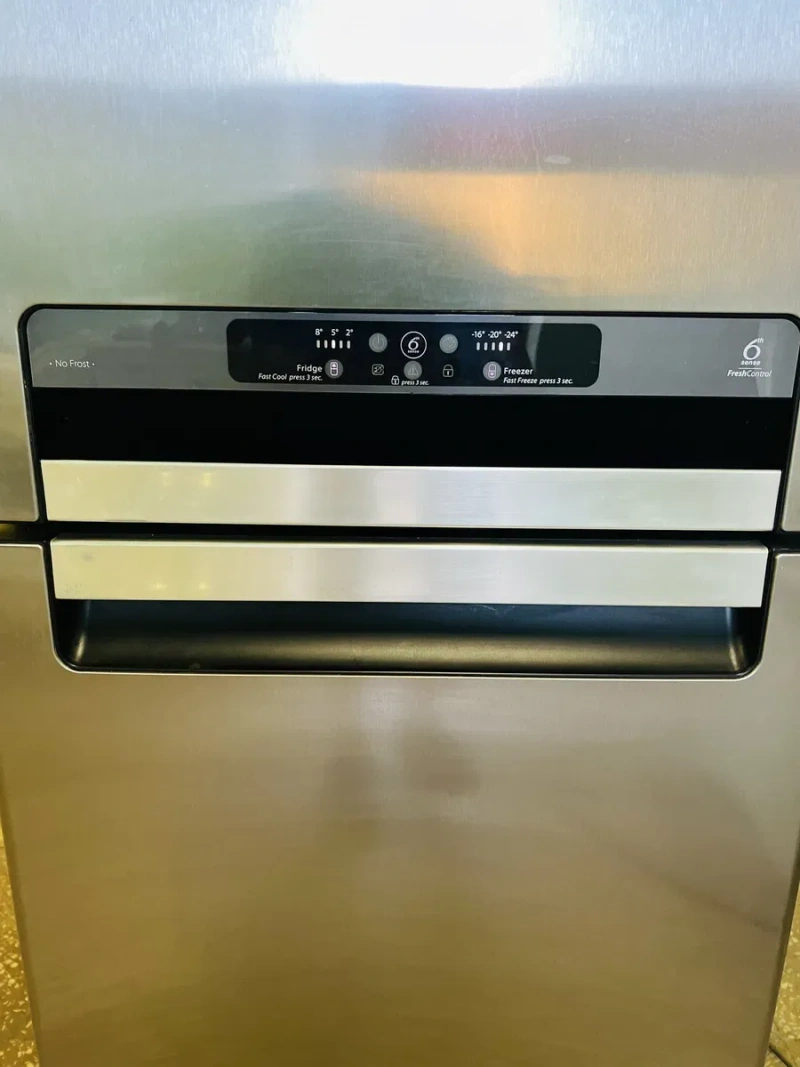 Двухкамерный холодильник Whirlpool 203cm No Frost  Class A+ — фото 2