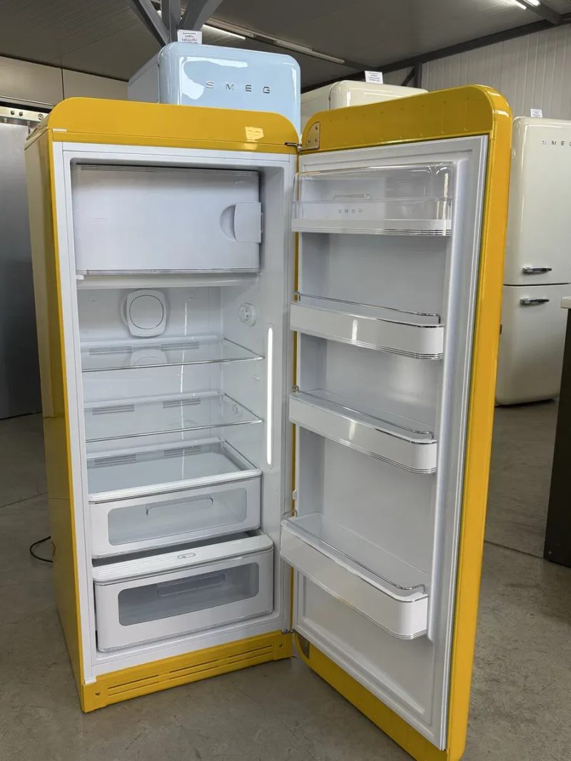 Ексклюзивний холодильник SMEG FAB 28 LYW жовтого кольору — фото 4