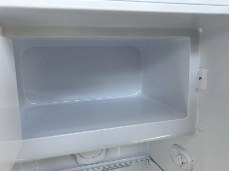 Ексклюзивний холодильник SMEG FAB 28 LYW жовтого кольору — фото 7