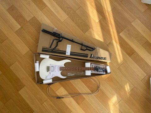 Електрогітара Ibanez GRG140 WH + ЧЕК+кабель Cort + стійка (стан гітари нова)