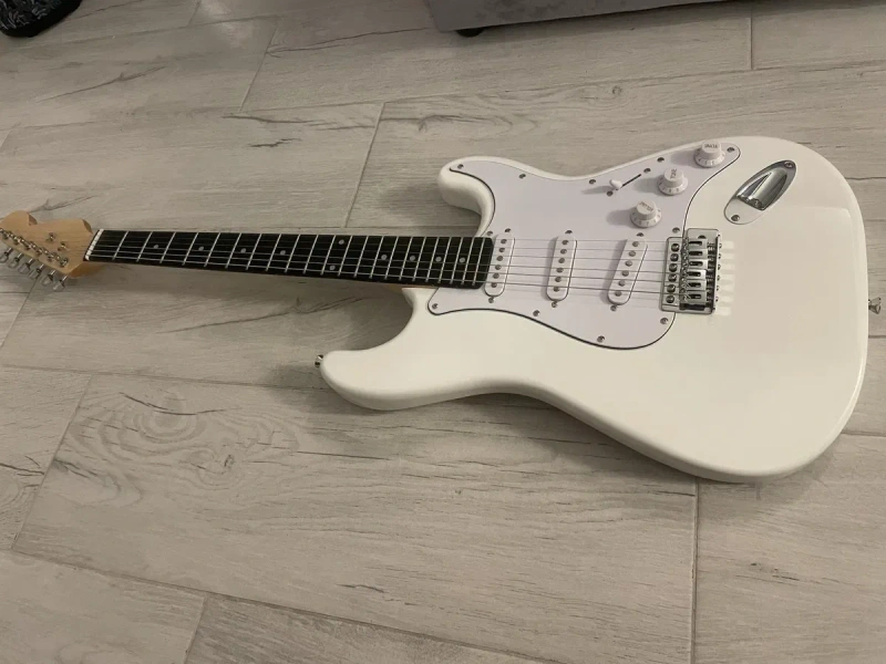 Електрогітара Rockstar біла + комплект аксесуарів — фото 5