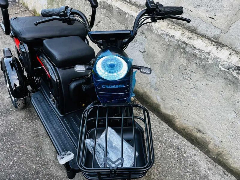 Електротрицикл электроскутер 1500W Lifepo 4 30a 77v трьох колісний Crosser TR-1 PRO сірий LFP/Grafen чорно-червоний — фото 8
