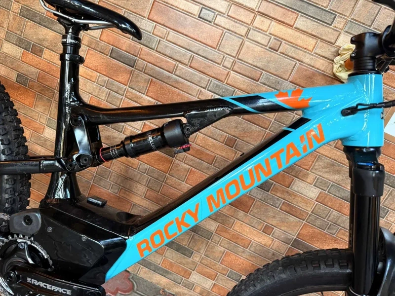 Електровелосипед ROCKY MOUNTAIN Latitude 27.5+"L" Shimano DEORE XT 1x12, Rock Shox YARI 160 mm, 108 Нм, ENDURO — фото 3