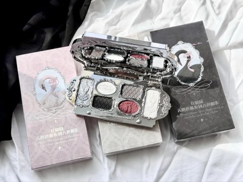 flower knows палетка тіней swan ballet