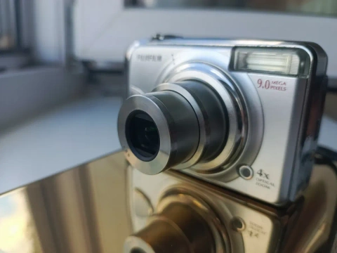 фото камера Fujifilm Finepix  4xZOOM  Super CCD + комплект!