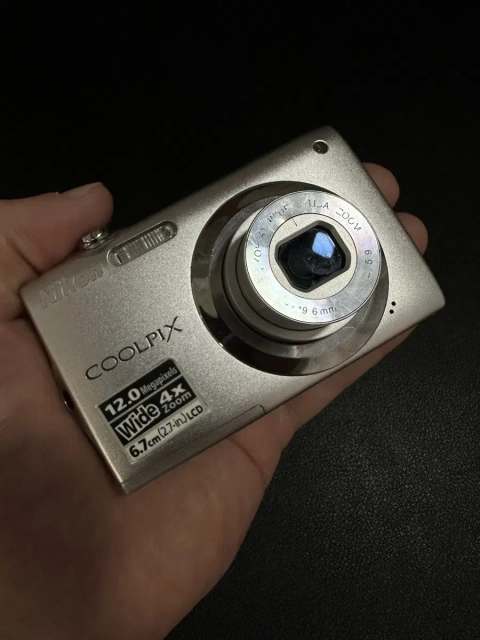Фотоапарат Nikon COOLPIX S3000 Стильна мильничка