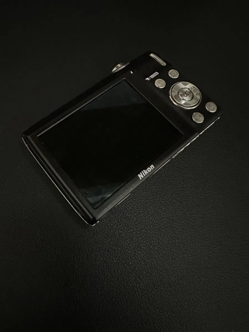 Фотоапарат Nikon COOLPIX S3000 Стильна мильничка — фото 3
