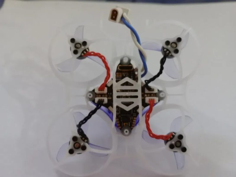 FPV комплект: окуляри Fatshark HDO з приймачем Foxeer 5.8+ дрон 65 мм hummingbird v4 від newbeedrone — фото 4