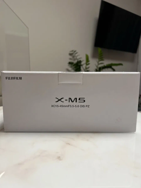 Fujifilm X-M5 Silver + XC 15-45mm f/3.5-5.6 OIS PZ