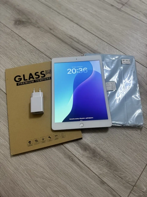 Гарантія! Ідеальний стан iPad 7 ( 2021 ) підтримка SIM картки / Чохол / Скло і Зарядка у ПОДАРУНОК!